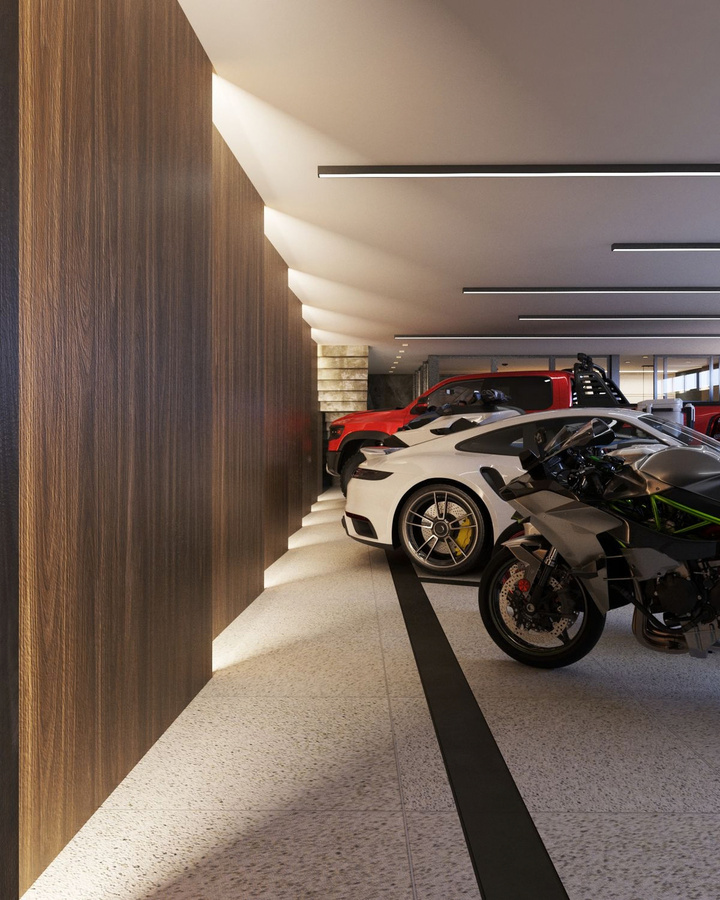 Verzorgde showroom met bijzondere voertuigen